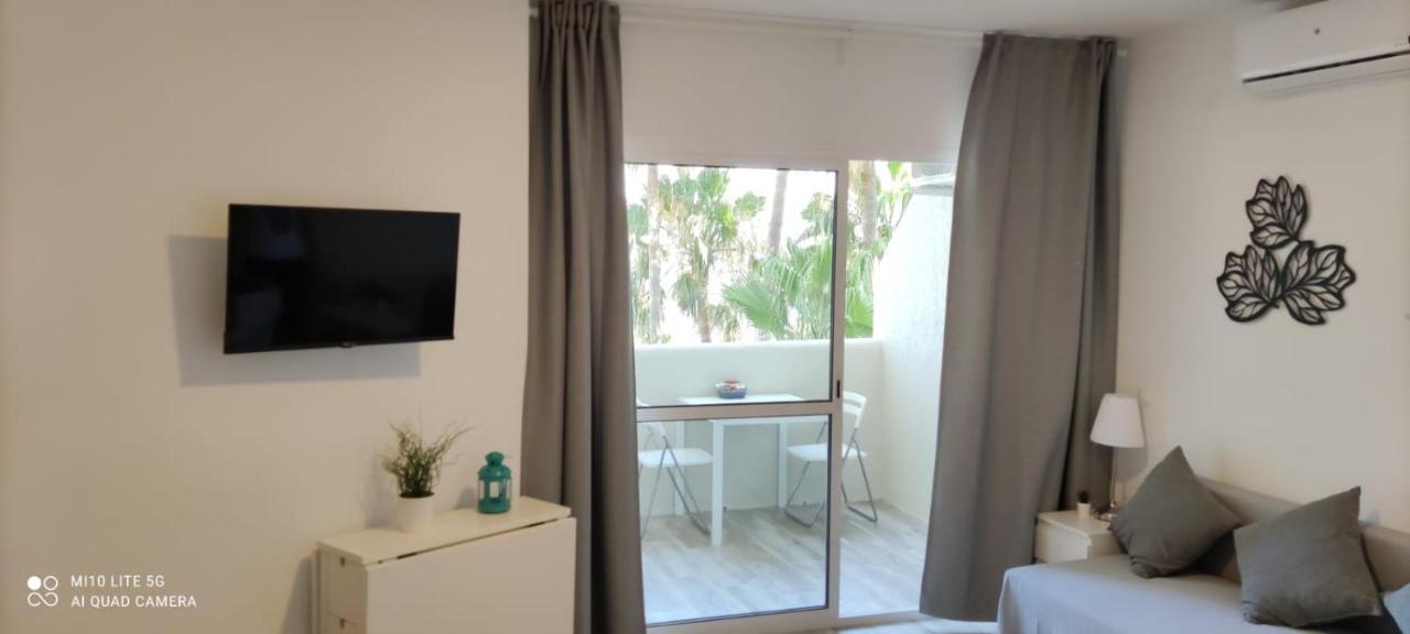Estudio En Benalbeach, Vistas Mar, Primera Linea Playa Benalmádena Buitenkant foto